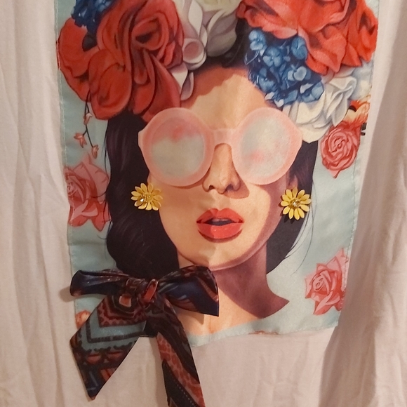 Gorgeous women top - Picture 3 of 3